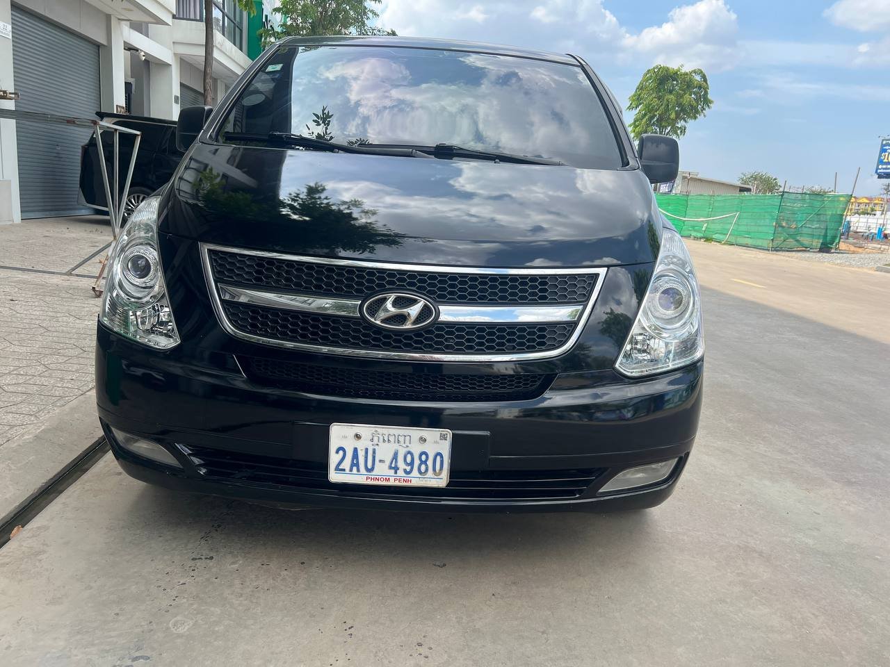 Hyundai Starex 2010 Black For Rent
